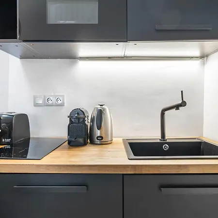 Historical In The Heart Of -6 Apartment *